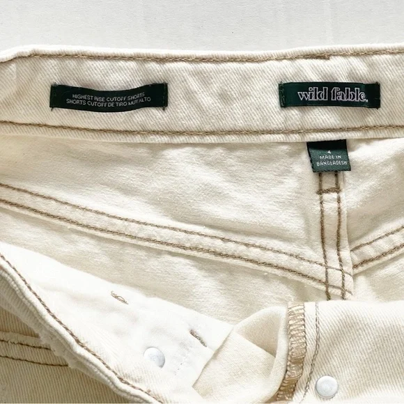 WILD FABLE Women's Super-High Rise Cut-Off Jean Shorts - Size 4 - Picture 5 of 10